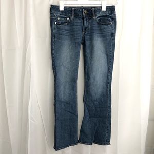 American Eagle AEO Women's Artist Jeans Medium Wash Size 6 Short